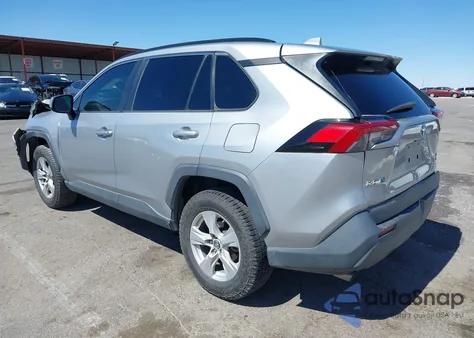 2019 Toyota Rav4 Xle z USA, uszkodzony, nr VIN 2T3P1RFV5KW053732